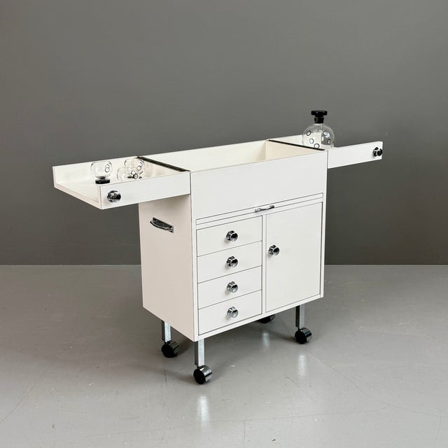 Workboy in White Synthetic Resin, 1970s, in Good conditions. Designed 1970 to 1979