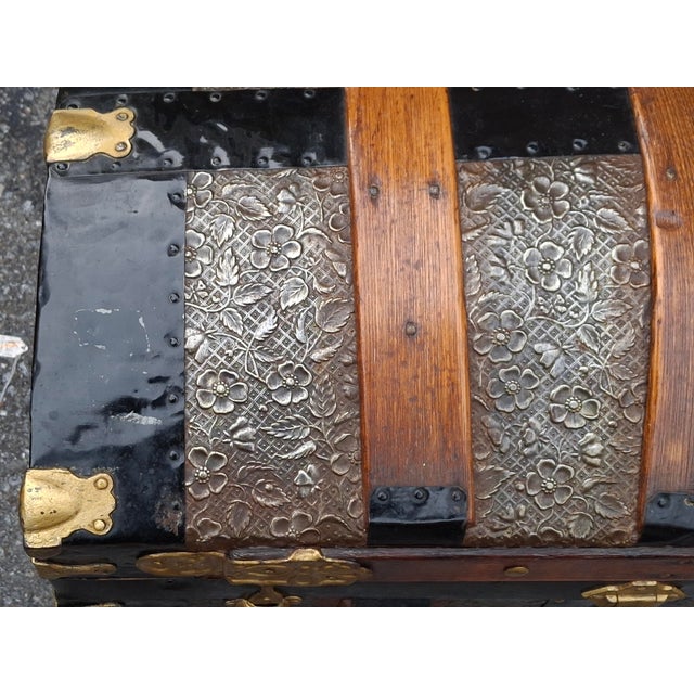 19th Century American Dome Top Travel Storage Trunk, Refurbished For Sale - Image 14 of 15