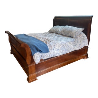 Thomasville Mahogany Sleigh Bed King in Condition For Sale