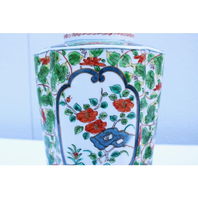 1950s Chinese Floral Porcelain Table Lamps 19th-Century Famille Verte Style, a Pair For Sale - Image 16 of 18