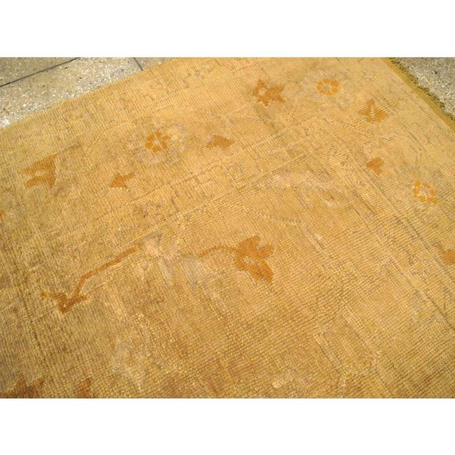 Galerie Shabab Collection Gold Early 20th Century Handmade Turkish Oushak Large Square Room Size Carpet For Sale - Image 9 of 10