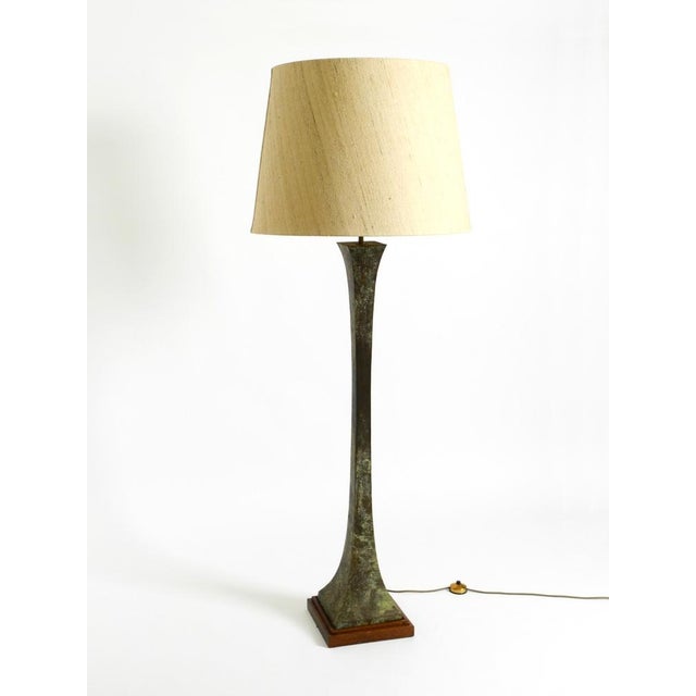 Beautiful, tall verdigris floor lamp by stewart ross james. manufactured by hansen lighting in the 1960s. Made in the usa....