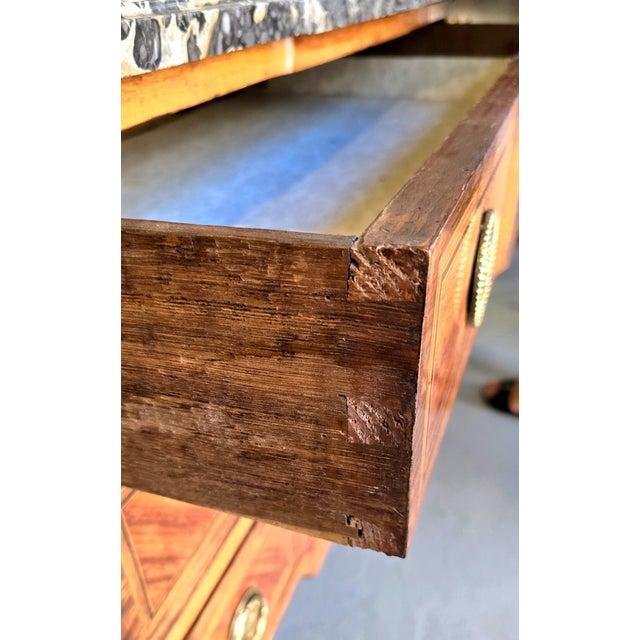 Marquetry Commode with Projecting Top For Sale - Image 14 of 18