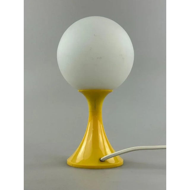 White Space Age Ball Table Lamp in Plastic and Glass, 1960s-1970s For Sale - Image 8 of 13