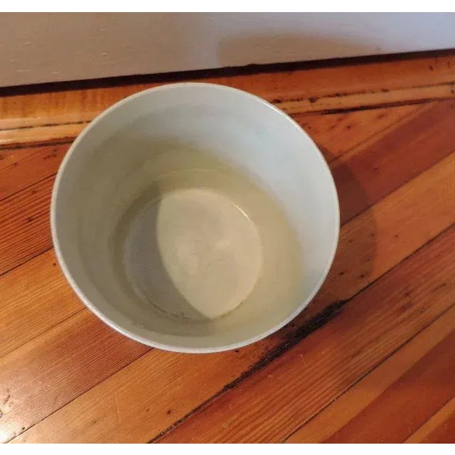 19th Century Chinese Export Blue & White Porcelain Cachepot Planter Vase For Sale - Image 4 of 10