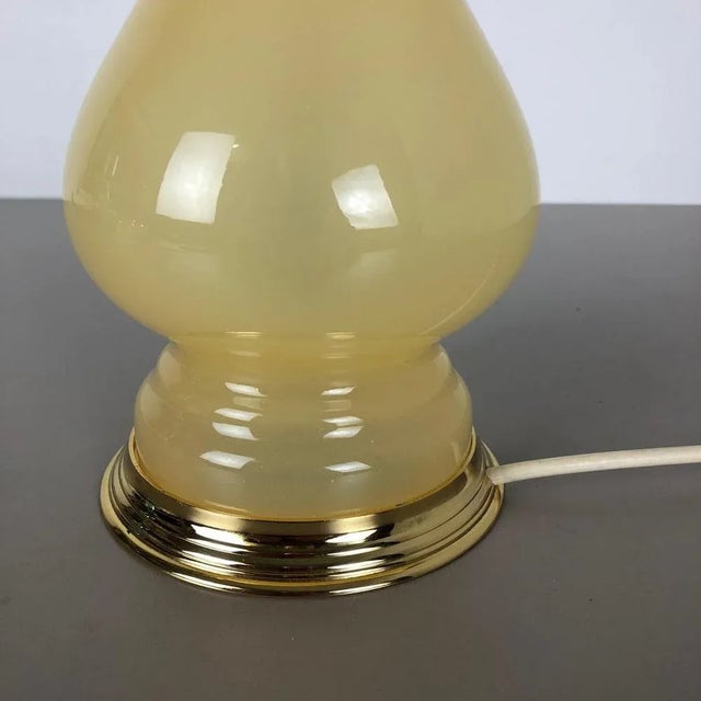 Large Opaline Murano Glass Table Lamp from Cenedese Vetri, 1960s For Sale - Image 12 of 14