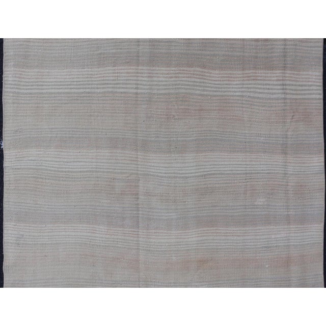 Vintage Turkish Kilim Rug With Subtle Beige and Cream Tones For Sale In Atlanta - Image 6 of 8