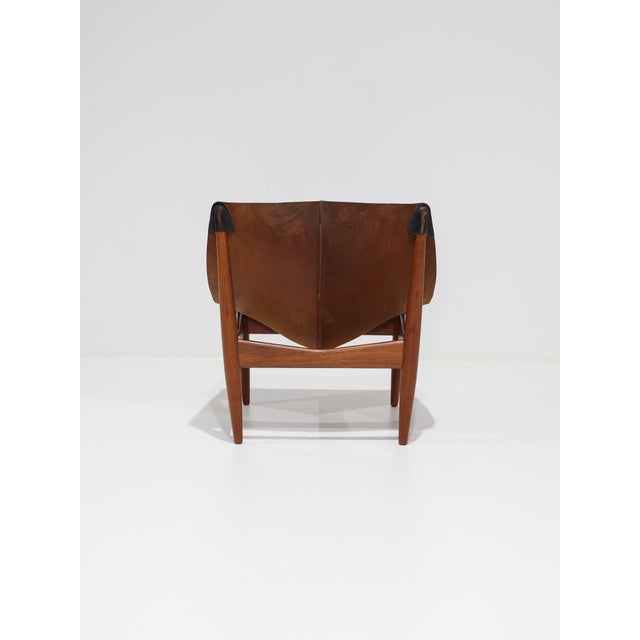 Mid-Century Modern Vintage 272 Lounge Chair in Black Leather and Teak by Illum Wikkelsø, Denmark, 1960s For Sale - Image 3 of 17