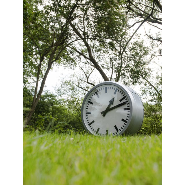 RFT Double-Faced Illuminated Railway Station Clock, Germany, 1950s For Sale - Image 12 of 15