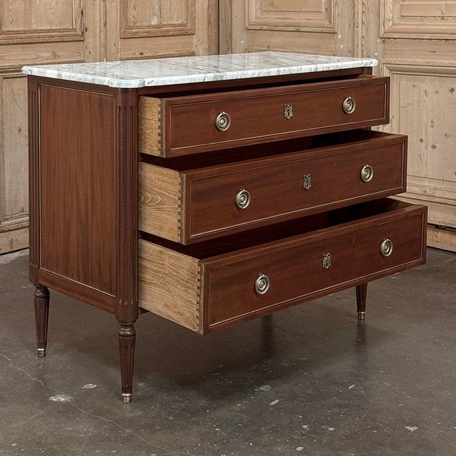 Louis XVI Mahogany Carrara Marble Top Commode For Sale - Image 13 of 17