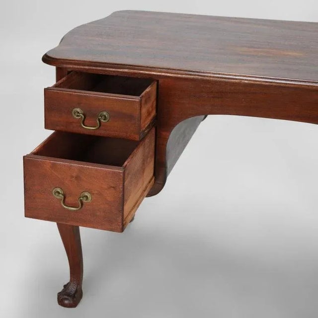 Antique Rj Horner Mahogany Serpentine Bombay Style Desk With Claw & Ball Feet For Sale - Image 10 of 17