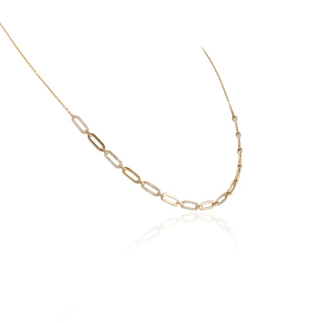 This is part of Chairish’s Fine Jewelry assortment. Modern Diamond Paperclip Chain Necklace in 14K gold studded with round...