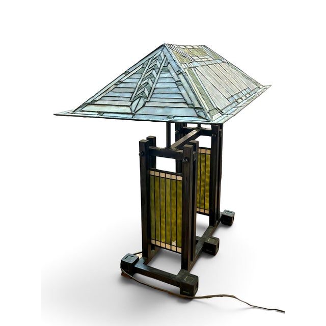 1980s Dale Tiffany Studios Frank Lloyd Wright Mission Style Stained Glass Table Lamp For Sale In Los Angeles - Image 6 of 10