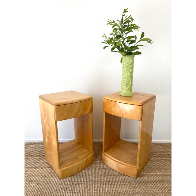 Vintage Mid-Century Modern Heywood Wakefield Pair of Airflow Nightstands in Wheat For Sale - Image 11 of 17