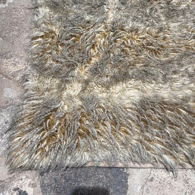 Modern Nicole Miller Faux Fur Accent Throw Home For Sale - Image 3 of 7