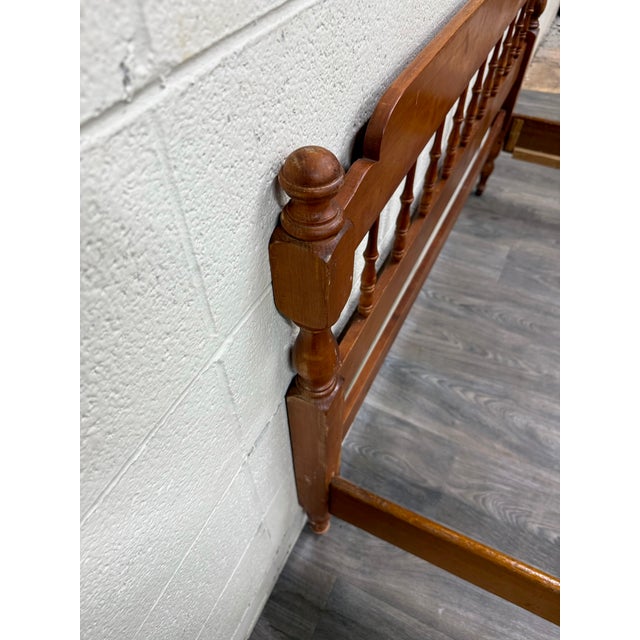 Brown Vintage Full Size Early American Colonial Jenny Lind Spindle Bed For Sale - Image 8 of 16