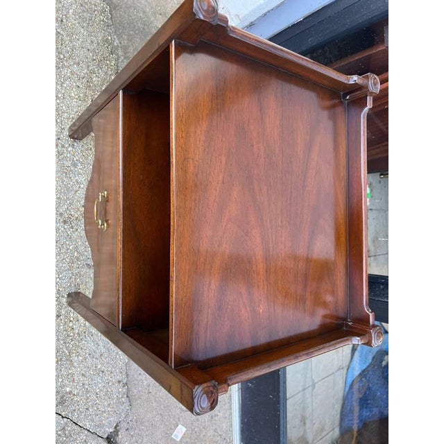Kittinger Williamsburg Georgian III Chippendale Style Mahogany Bedside Table For Sale - Image 11 of 12