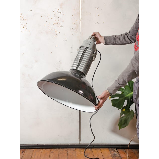 HDK Black Enamel Factory Pendant Light with Low Shade and Cast Aluminum Top from Philips, Holland, 1950s For Sale - Image 12 of 12