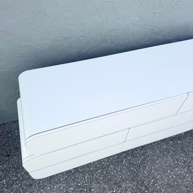 Postmodern Galactic White Gloss Laminate Waterfall Dresser With Gold Accents For Sale In West Palm - Image 6 of 9