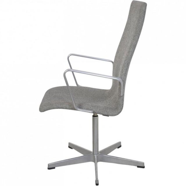 Oxford Chair in Grey Fabric by Arne Jacobsen, 2006 For Sale - Image 12 of 16