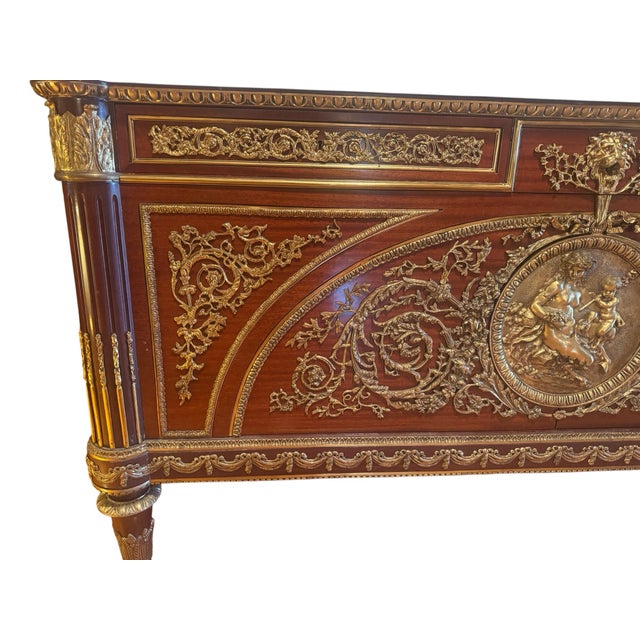 French Louis XVI Style Commode Benneman and Stöckel Model for Marie-Antoinette For Sale - Image 3 of 5