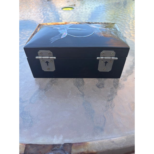 Asian 1990s Chinoiserie Black Lacquer Box With Inlaid Abalone Cranes For Sale - Image 3 of 3