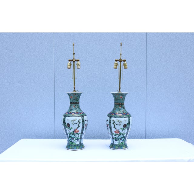 Early 20th Century Chinese Porcelain Baluster Vase Table Lamps 19th-Century Famille Verte, a Pair For Sale - Image 5 of 17