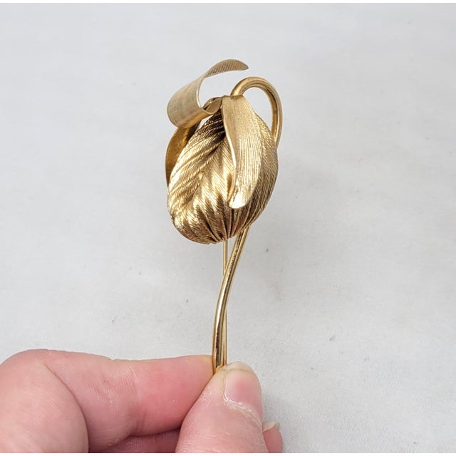 Mid-Century Modern Vintage 1950s Signed Napier Goldtone Flower Brooch For Sale - Image 3 of 8
