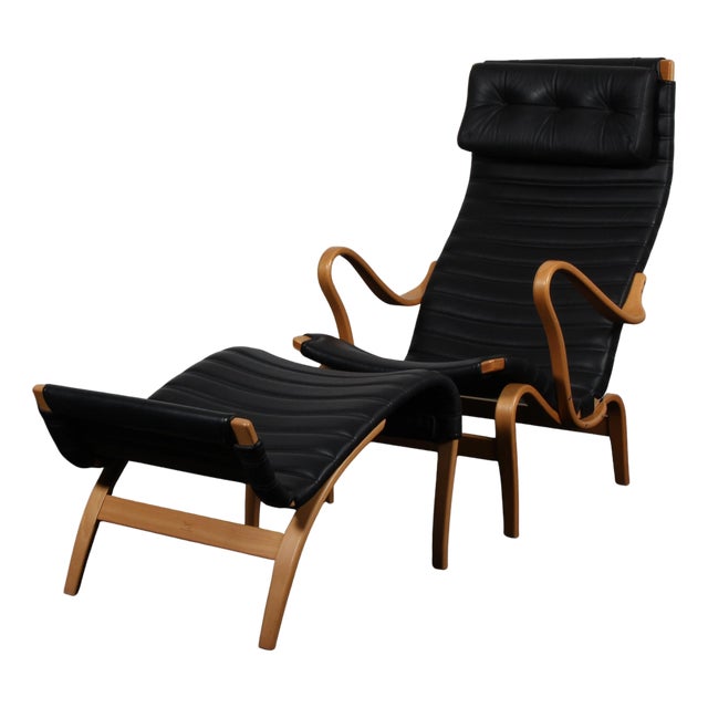 Set of Pernilla Lounge Chair and Ottoman in Leather attributed to Bruno Mathsson for Dux, 1980s For Sale