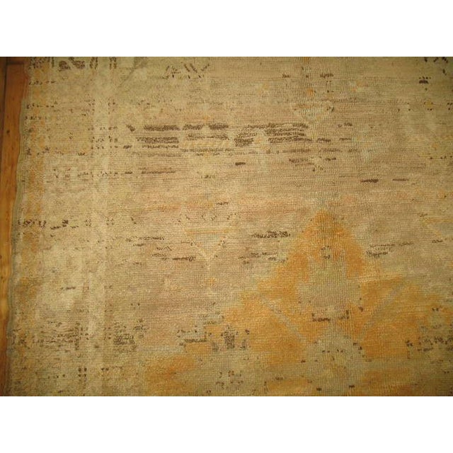 Antique Gold Turkish Oushak Rug - 5'3" x 6'6" For Sale In New York - Image 6 of 12