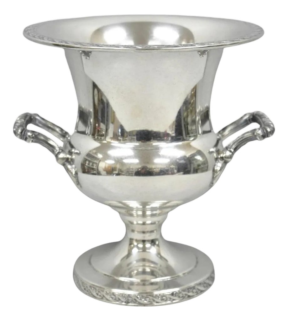 Mid 20th Century Wm Rogers & Son 2051 Spring Flower Silver Plated 