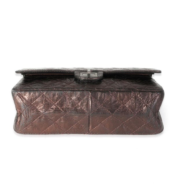 Chanel Bronze Metallic Quilted 2.55 Reissue 226 Bag For Sale - Image 4 of 8