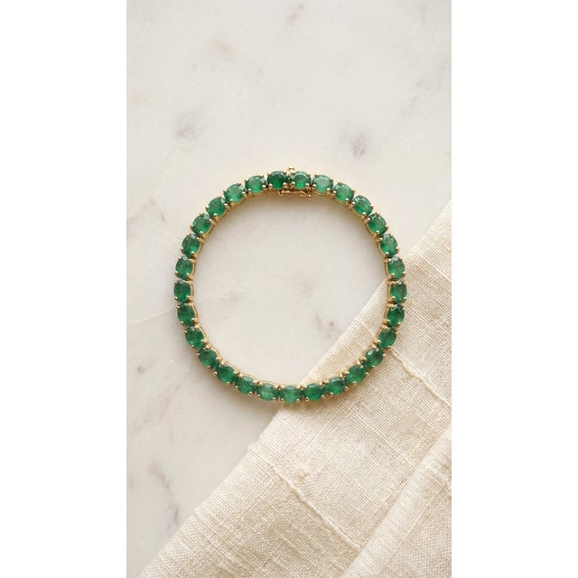 13.20 Carat Natural Zambian Emerald Tennis Bracelet in 18k Yellow Gold 7.5 Inch For Sale - Image 16 of 17