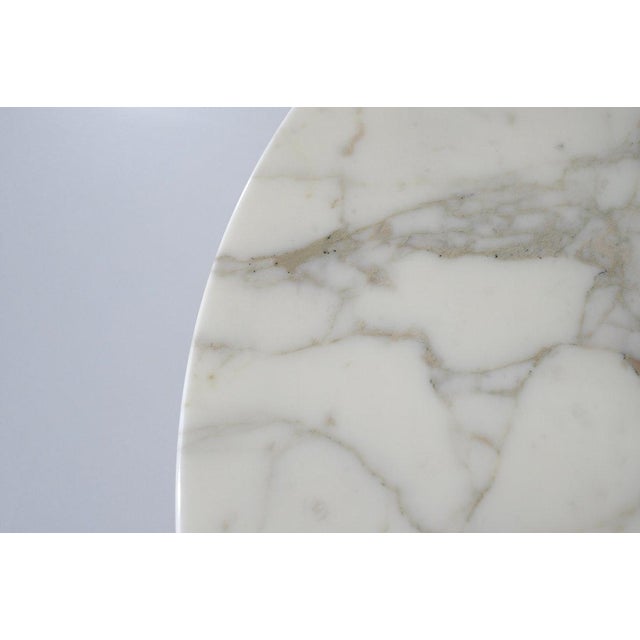 Metal Tulip Dining Table in Marble by Eero Saarinen for Knoll International For Sale - Image 7 of 16