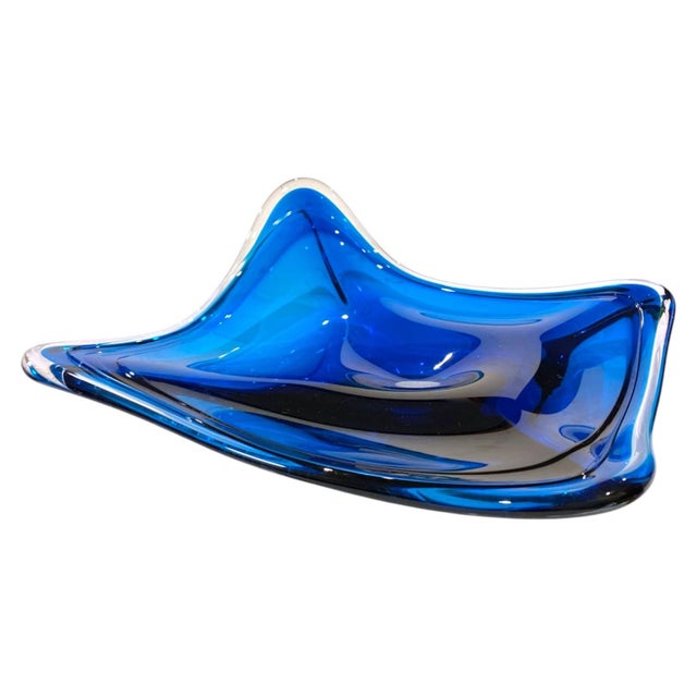 Blue Large Stingray Glass Centerpiece Bowl 21" Oversize Blue Nautical Coastal Decor For Sale - Image 8 of 18