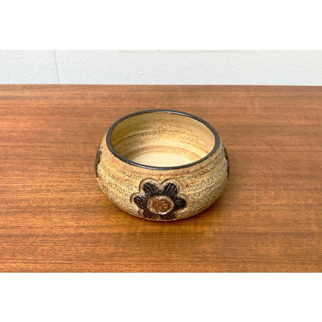 Vintage Danish Pottery Bowl by Jette Hellerøe For Sale - Image 4 of 14