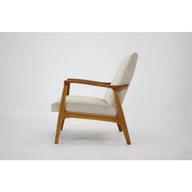 - Newly upholstered - The wooden parts have been repolished - Height of seat 39cm.