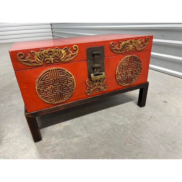 1950s Fabulous Vintage Chinese Lacquered Pigskin Trunks, A Pair For Sale - Image 5 of 12