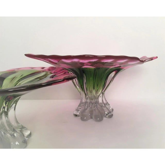 Glass 1960s Mid-Century Modern, Art Glass Pedestal Centerpiece Bowl, Leaf or Fish Shape in Pink, Green, Clear For Sale - Image 7 of 13