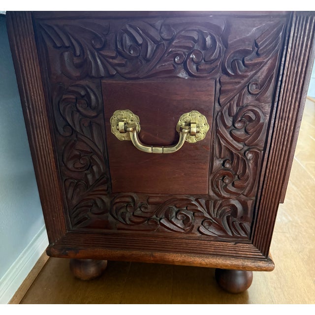2010s Hand-Carved Kenyan Solid Mahogany Hope Chest / Blanket Chest With Hidden Compartment For Sale - Image 5 of 11