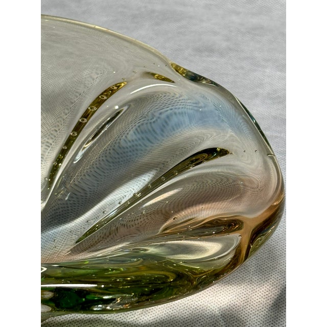 Glass Pizzicato Vase and Bowl attributed to Hana Machovská for Mstišov/Karlovarske Sklo, 1959, Set of 2 For Sale - Image 7 of 11