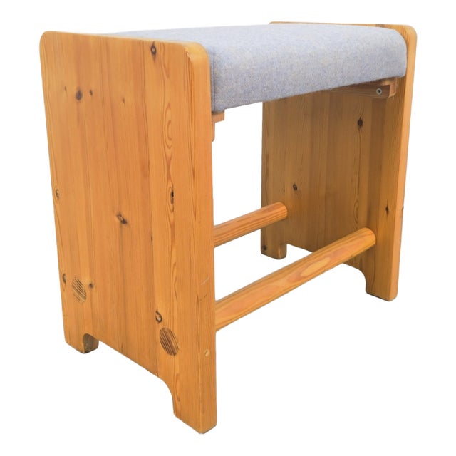 Mid-Century Scandinavian Pine Stool in the style of Charlotte Perriand, Denmark, 1960s For Sale