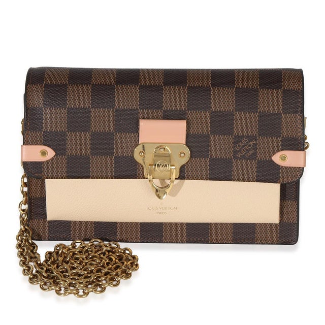 This bag says it all. The Onthego bag from Louis Vuitton is designed for busy lifestyles. Topped with two Toron handles...
