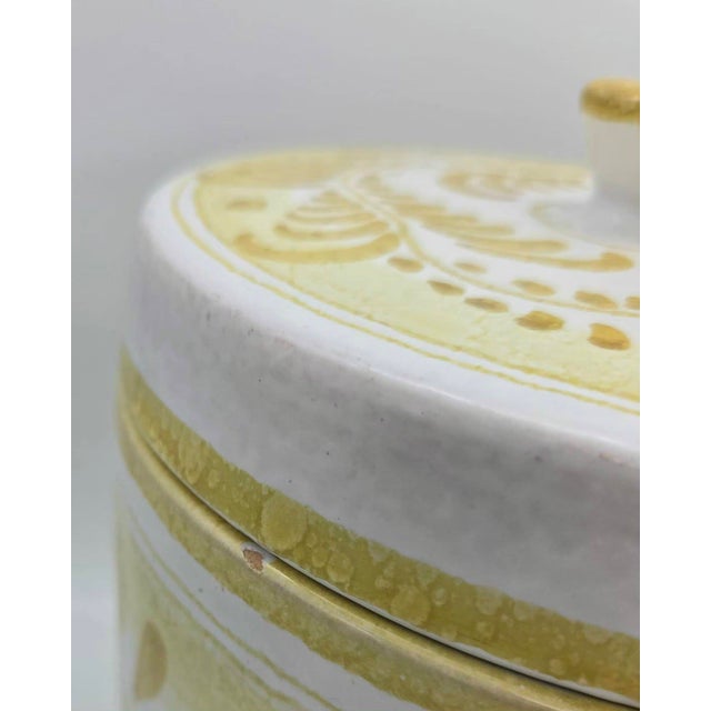 White 1970s Italian Majolica Canisters, Set of 2 For Sale - Image 8 of 13