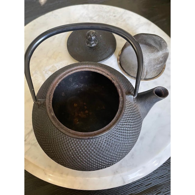 1970s Japanese Vintage Cast-Iron Teapot, Strainer & Trivet - 3 Pc. Set For Sale - Image 5 of 9