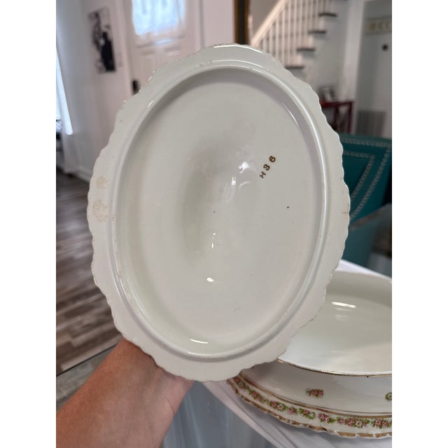 American Early 20th Century Hudson Made by Homer Laughlin China Company Covered Vegetable Serving Bowl / Covered Casserole (Tureen-Style Serving Dish) For Sale - Image 3 of 7