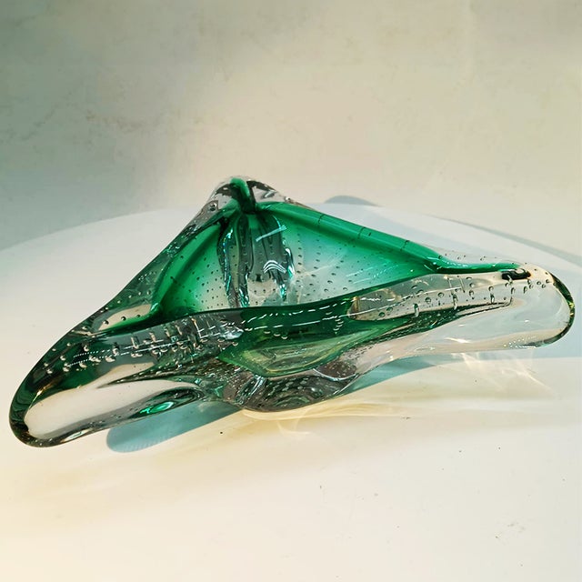 1960s Large Italian Triangular Ashtray in Murano Glass with Air Bubble, 1960s For Sale - Image 5 of 12