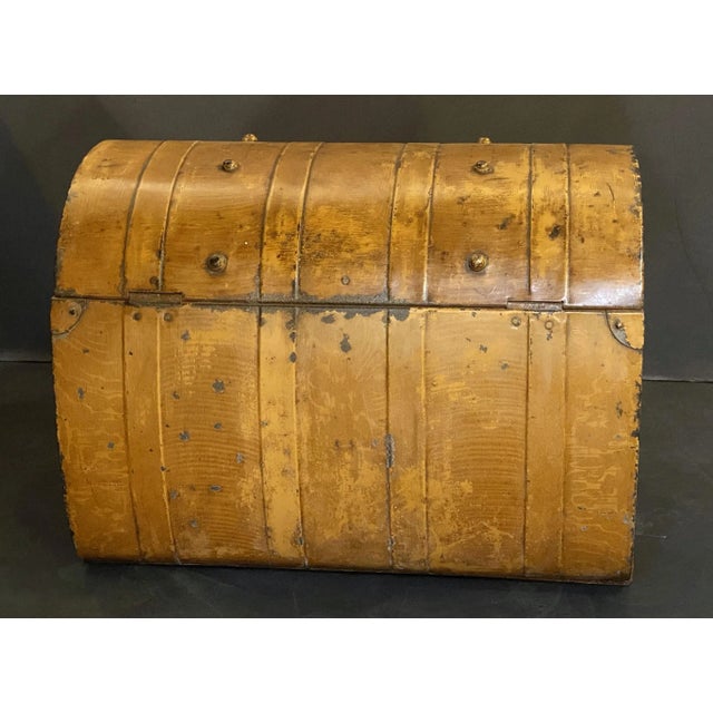Mid 19th Century English Toleware Tin Trunk With Faux Wood Finish and Brass Accents For Sale - Image 11 of 12