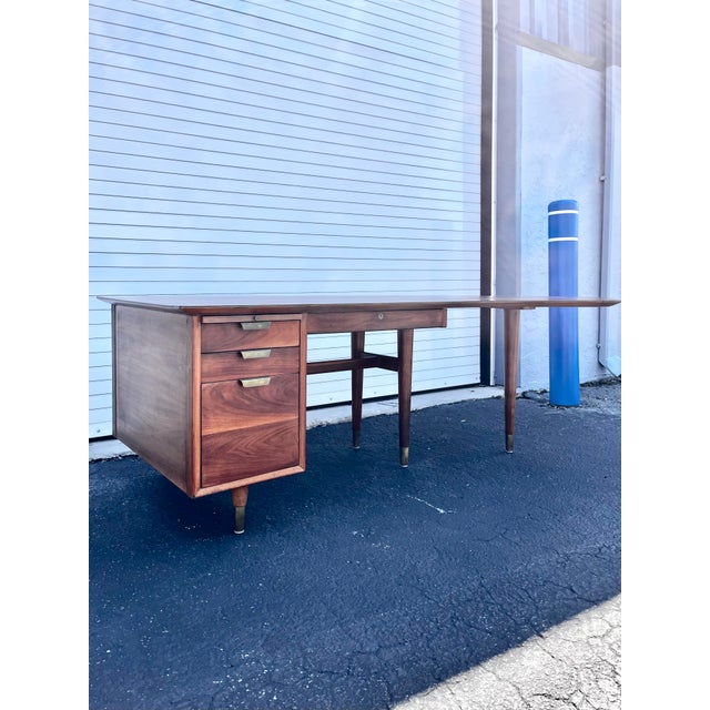 Boomerang Executive Desk With Conference Corner | Mid Century Modern by William H Sullivan for Standard Furniture c.1950s For Sale - Image 4 of 18
