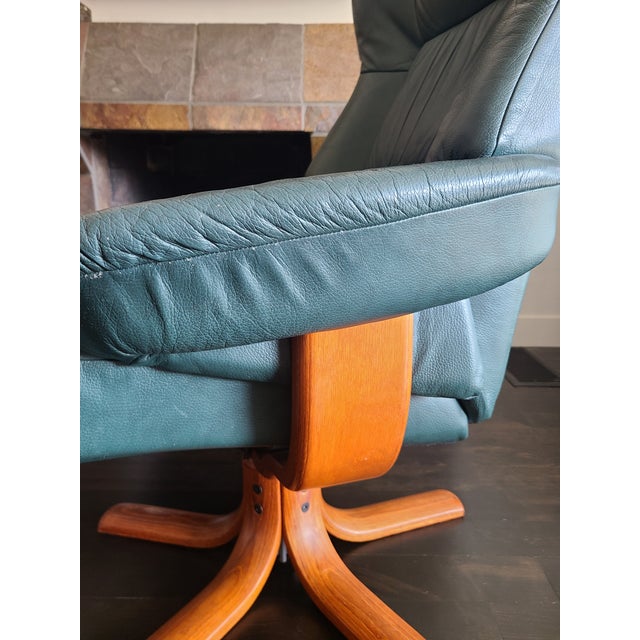Wood Vintage Mid-Century Bentwood Lounge Chair by Hjellegjerde Møbler For Sale - Image 7 of 14
